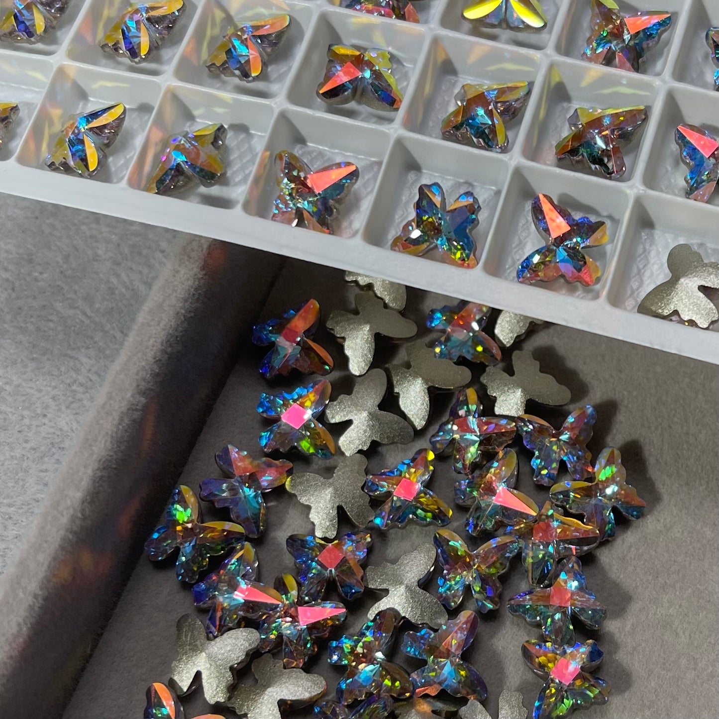Medium-sized Butterfly Zircon-luxury nail or DIY