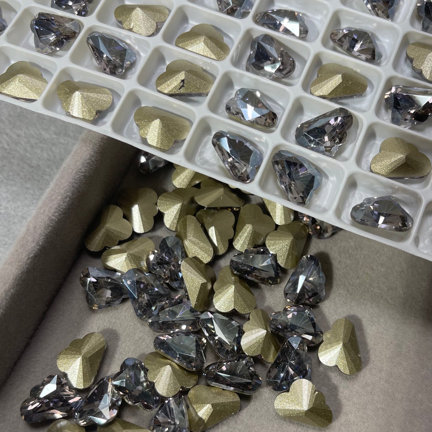 Medium-sized Cloud Zircon-luxury nail or DIY