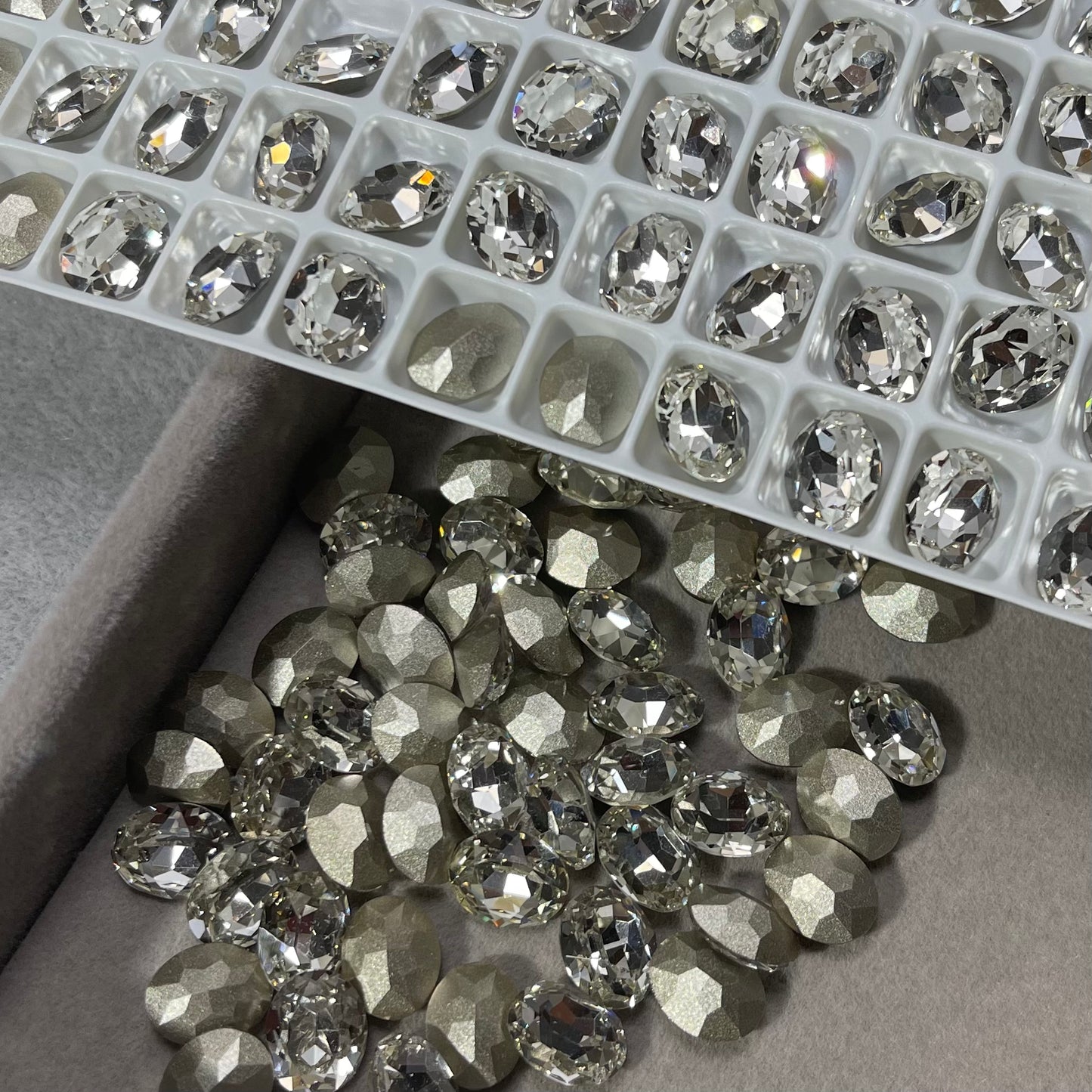 Medium-sized Oval Zircon-luxury nail or DIY