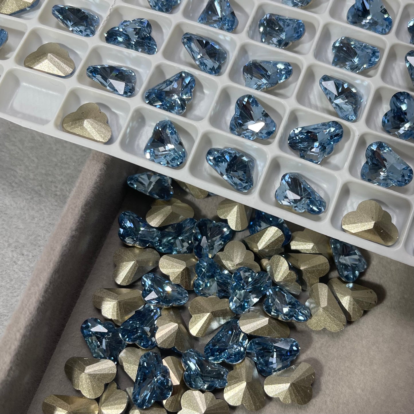 Medium-sized Cloud Zircon-luxury nail or DIY