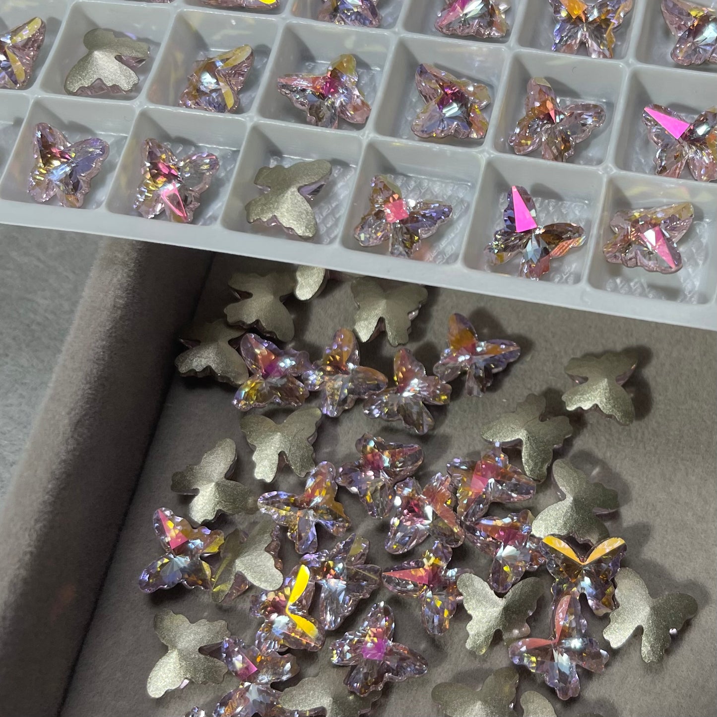 Medium-sized Butterfly Zircon-luxury nail or DIY
